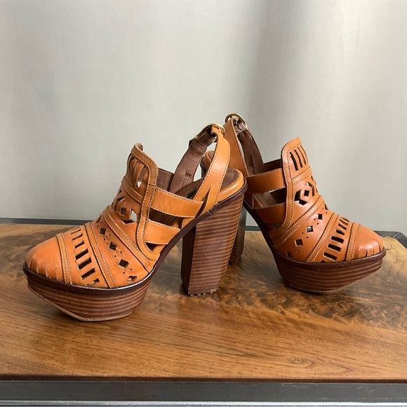 Miista Ori Tan Leather Heeled Sandal, New in Box, EU Size 37 - Picture 6 of 8